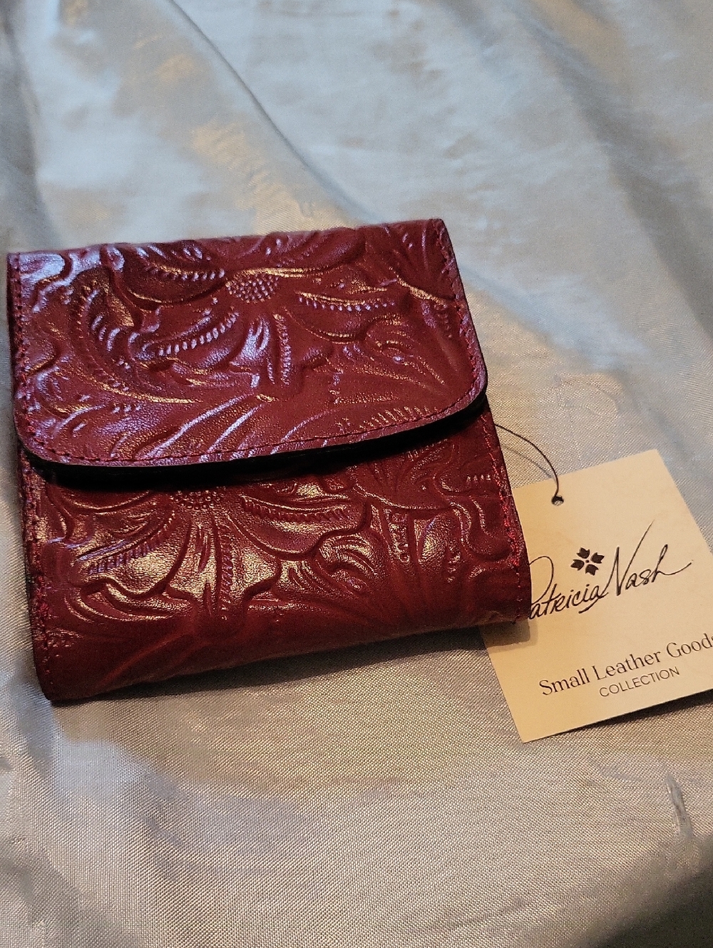 Patricia Nash Astra Berry Red Wallet Bnwt ML
